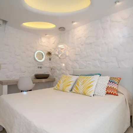 アパートホテル Spiros