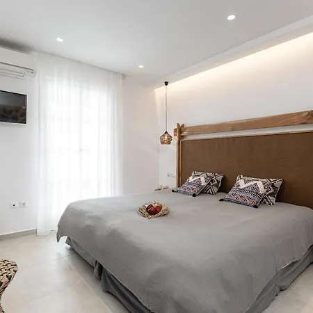 Spiros アパートホテル