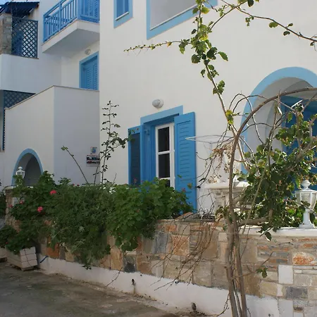 アパートホテル Spiros Naxos City