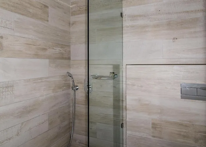 Spiros Aparthotel 4*