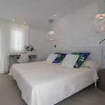 Ξενοδοχείο με διαμερίσματα Spiros 4*