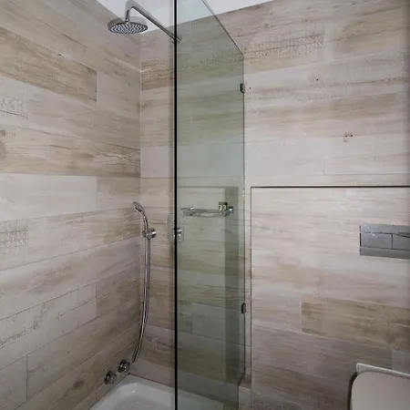 Spiros Aparthotel 4*