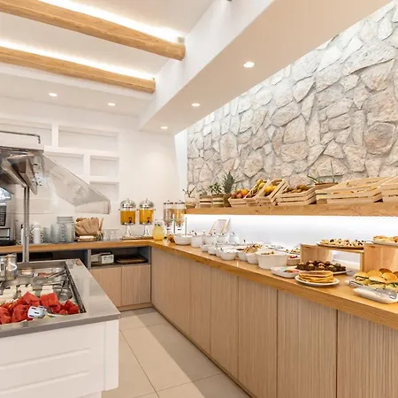 Spiros Aparthotel 2*