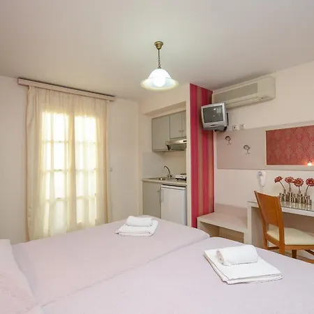 Aparthotel Spiros 2*