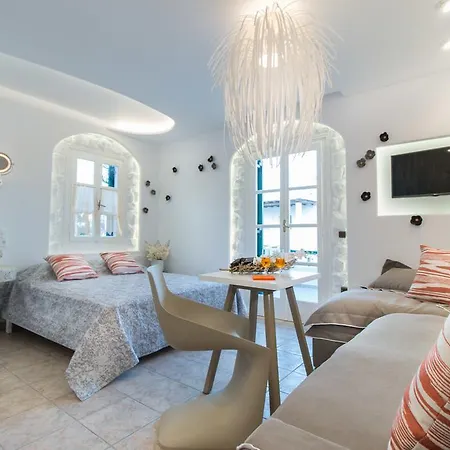 Spiros Aparthotel 2*